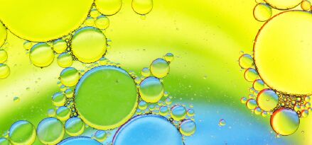 burbujas en agua miniatura para alcoholes ramificados